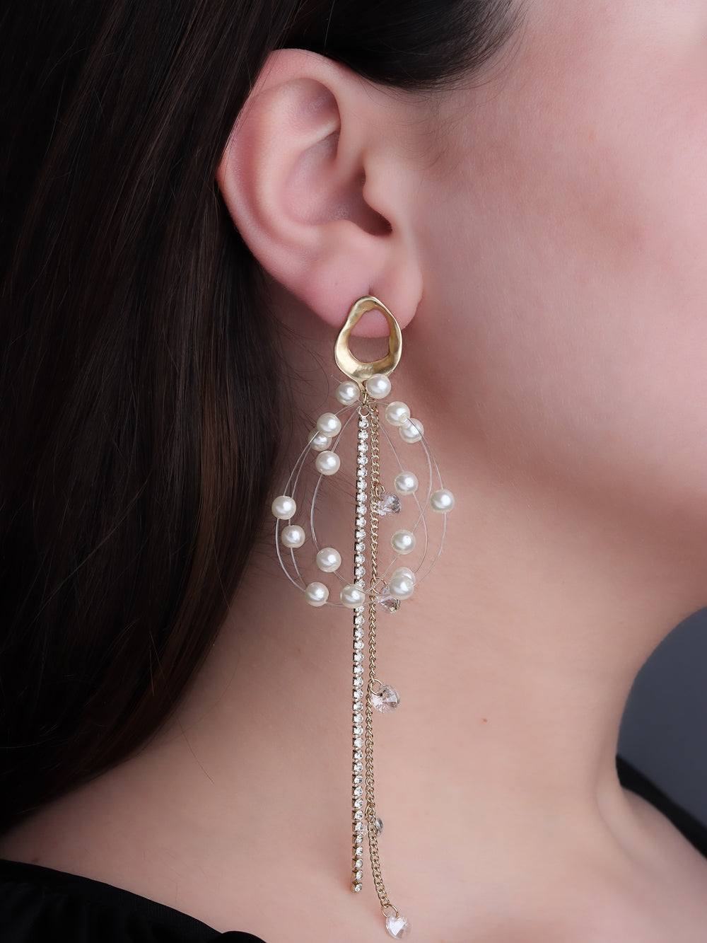 Luxurious Gold and Pearl Chandelier Earring with Cascading Chains